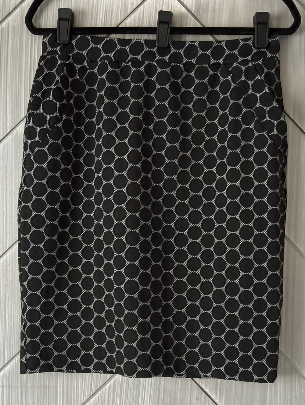 ELLE M Black White Textured Honeycomb Polka Dot Pocket Pencil Skirt Classic